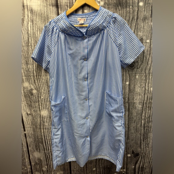 Blue and White Striped Snap Front House Dress Medium - Picture 1 of 3